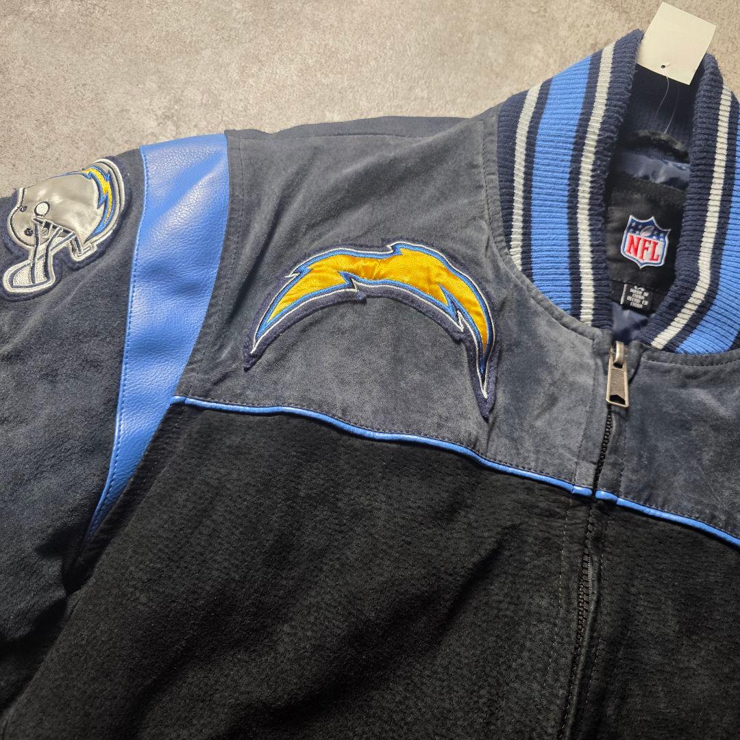 入手困難NFLロサンゼルスチャージャーズスウェードレザージャケットスタジャン短丈