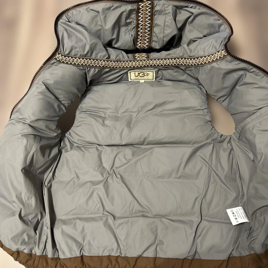 【とん】肉厚 UGG アグ（M）茶色 ダウンベスト フルジップ フード