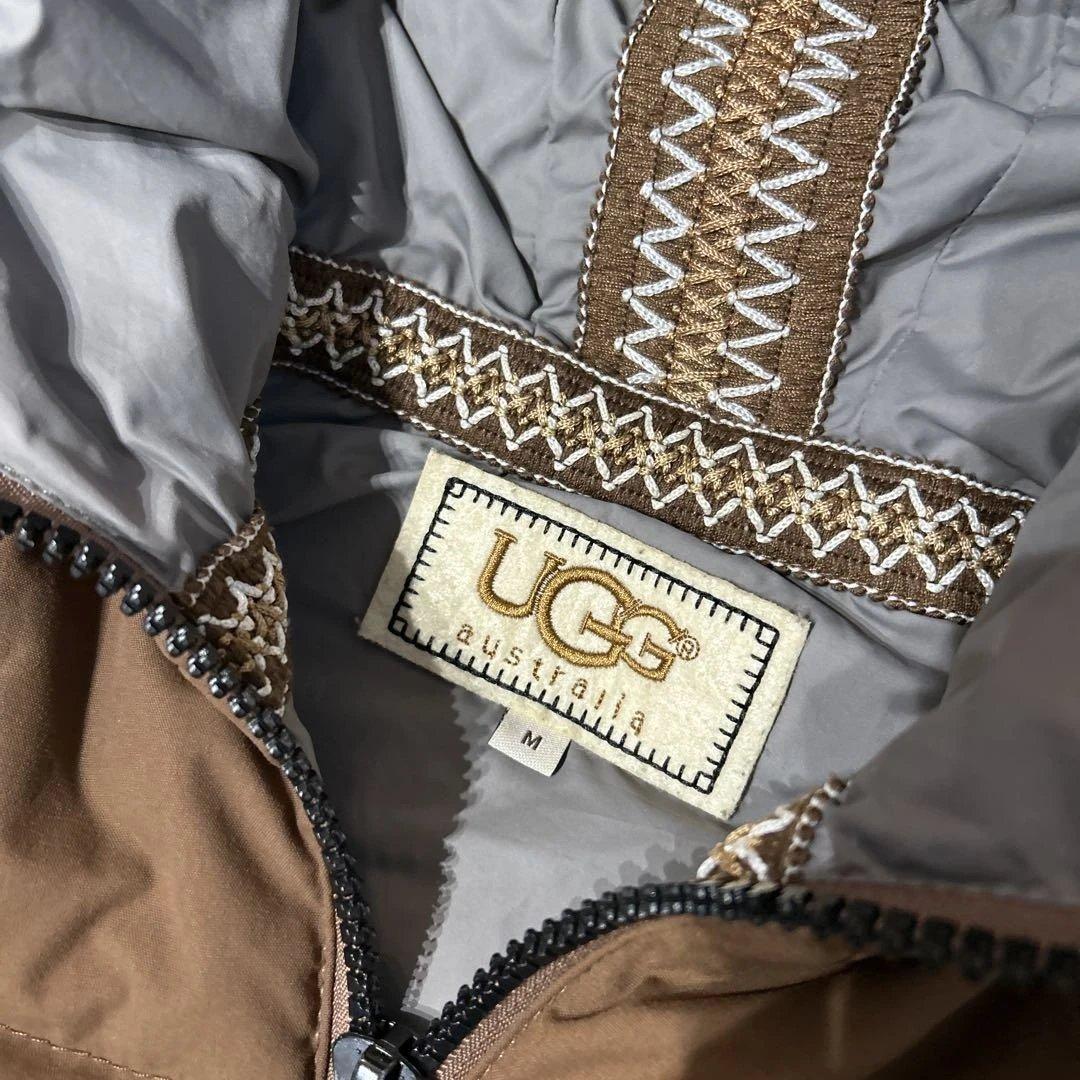 【とん】肉厚 UGG アグ（M）茶色 ダウンベスト フルジップ フード