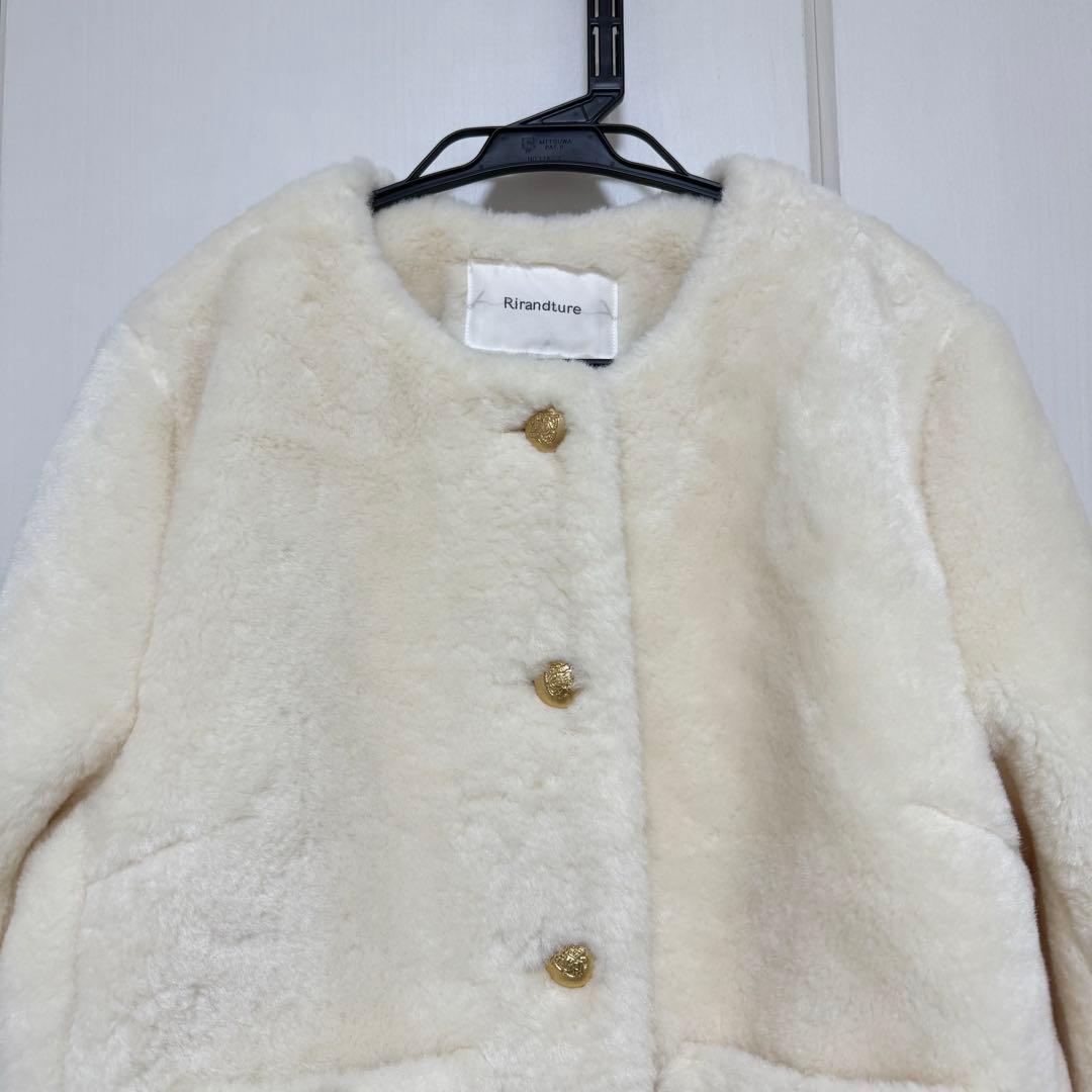 Rirandture ノーカラーファージャケットコート