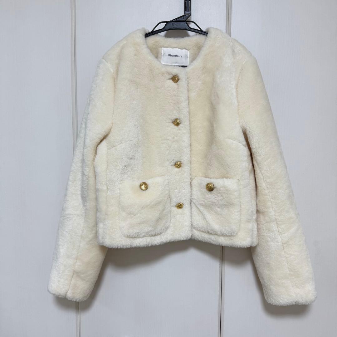 Rirandture ノーカラーファージャケットコート