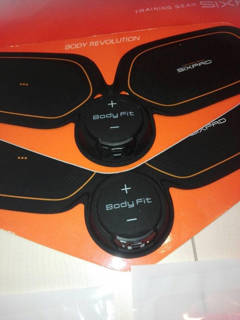 ボディフィット２×２台セット 正規品シックスパッド SIXPAD 充電式