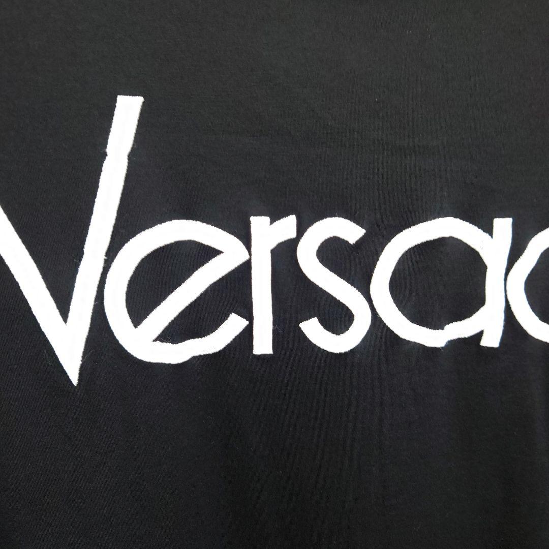 VERSACE　ロゴ刺繍　やや大きめ　M