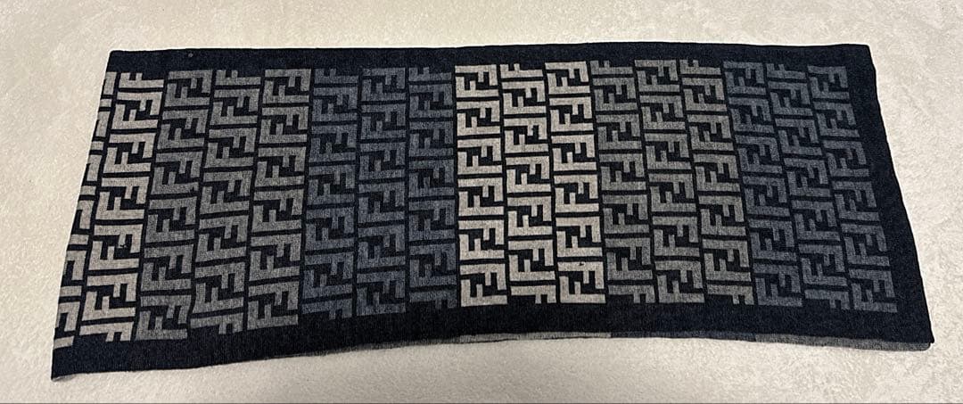 FENDI♡マフラー♡ロゴ♡総柄♡ブラック♡グレー♡ベージュ♡ウール100%