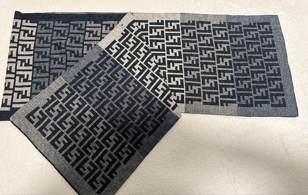 FENDI♡マフラー♡ロゴ♡総柄♡ブラック♡グレー♡ベージュ♡ウール100%