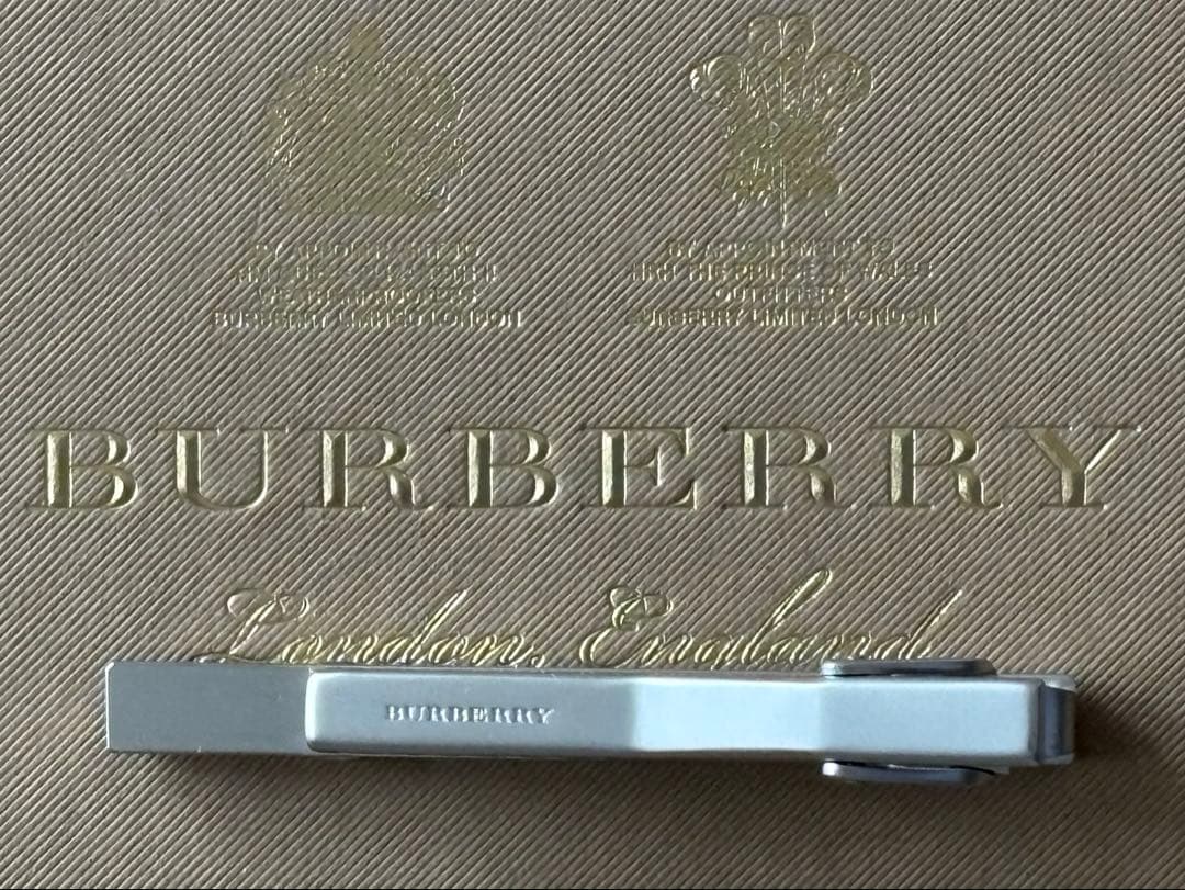美品 BURBERRY スターリングシルバー製ネクタイピン