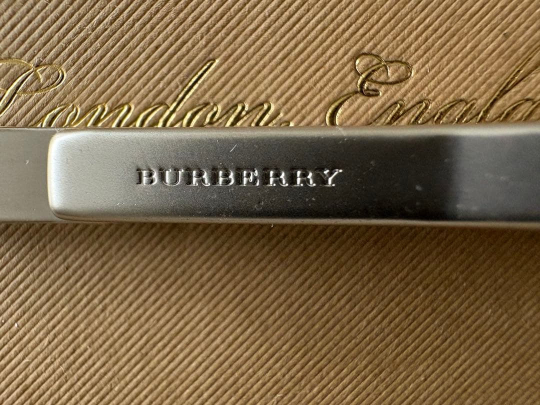美品 BURBERRY スターリングシルバー製ネクタイピン