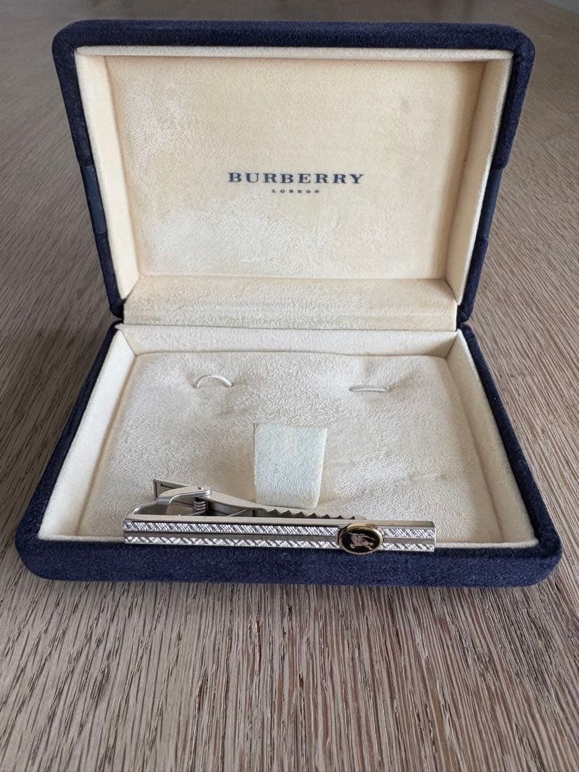 美品 BURBERRY スターリングシルバー製ネクタイピン