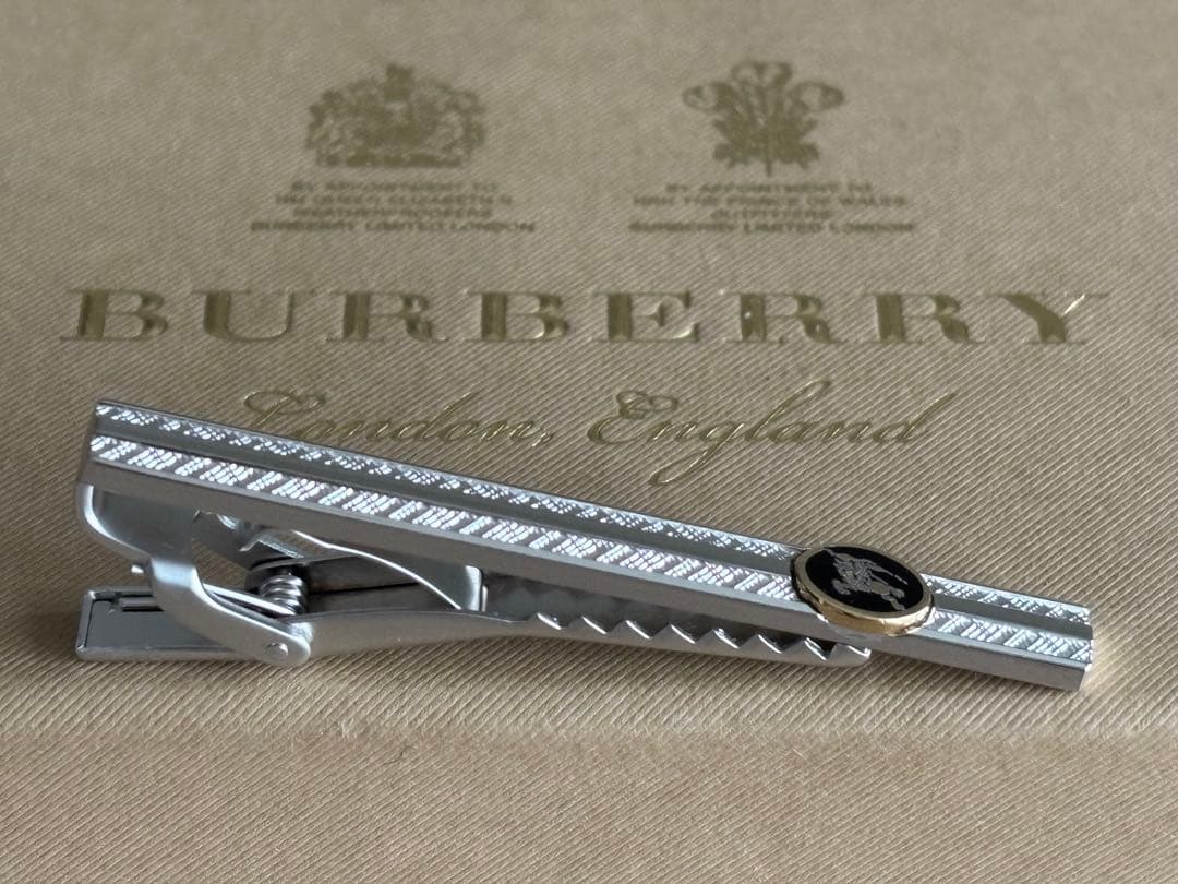 美品 BURBERRY スターリングシルバー製ネクタイピン