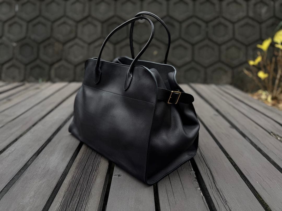 バッグ NNNThe Row Soft Margaux 17 Bag Black