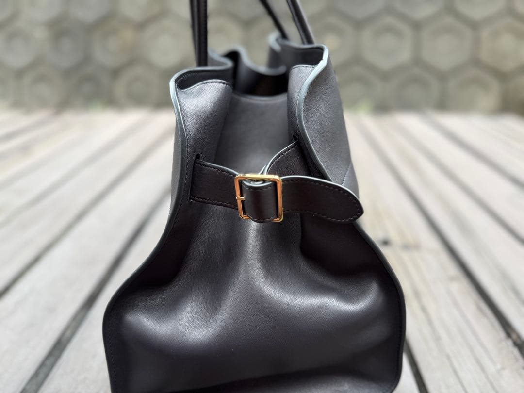 バッグ NNNThe Row Soft Margaux 17 Bag Black