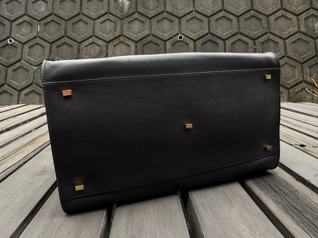 バッグ NNNThe Row Soft Margaux 17 Bag Black