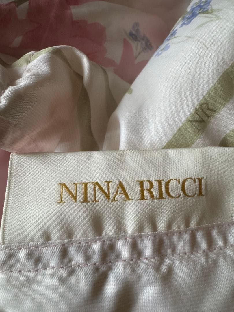 ニナリッチ　羽毛布団