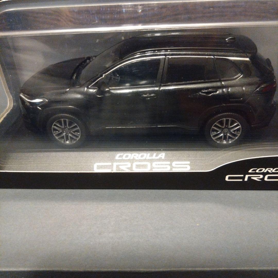 新型カローラクロス(2025年5月発表　後期型)ブラックマイカ　1/30ミニカー