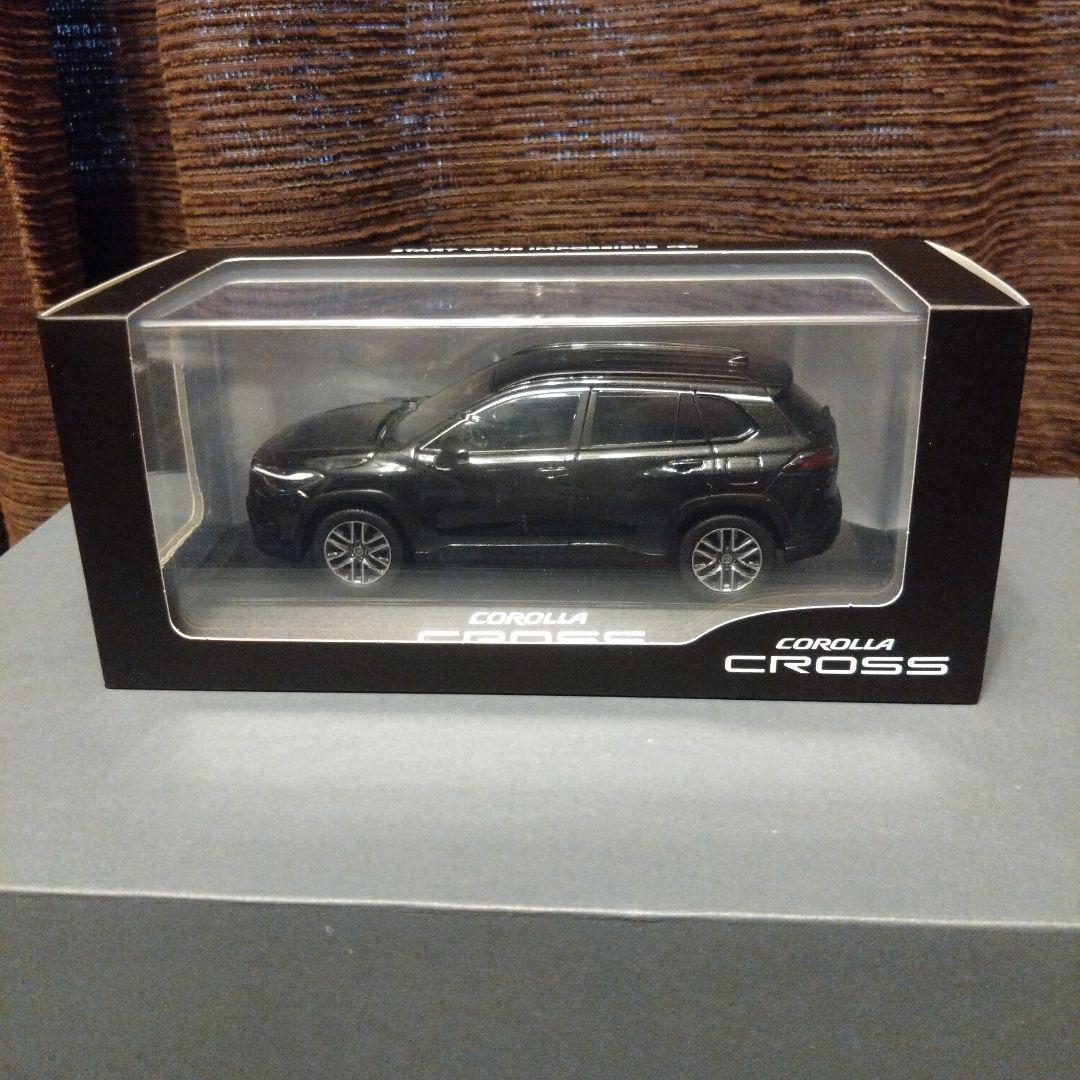 新型カローラクロス(2025年5月発表　後期型)ブラックマイカ　1/30ミニカー