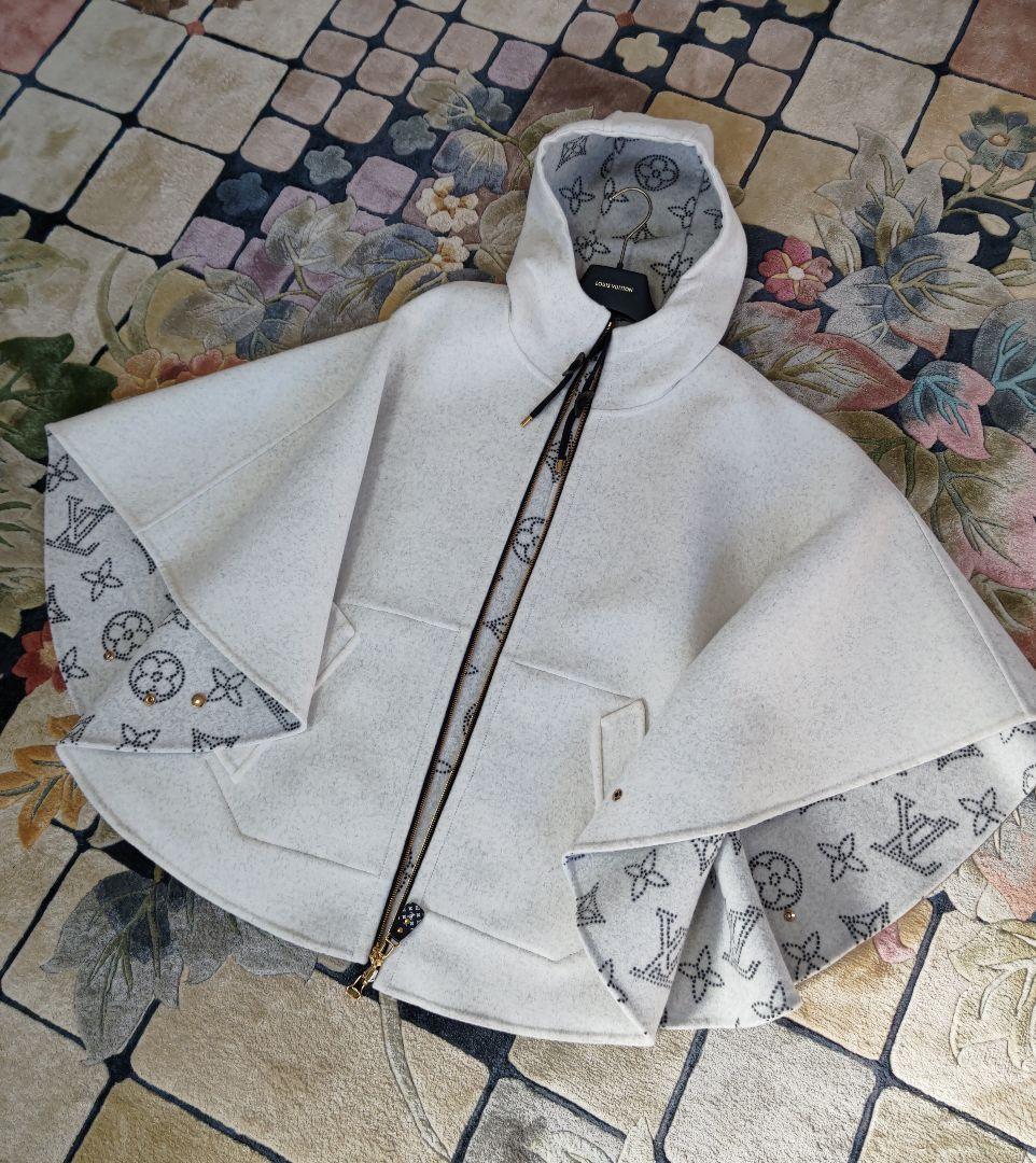 LV ヴィトン　マヒナ　リバーシブル　フード　ケープ　ポンチョ　定価70万円