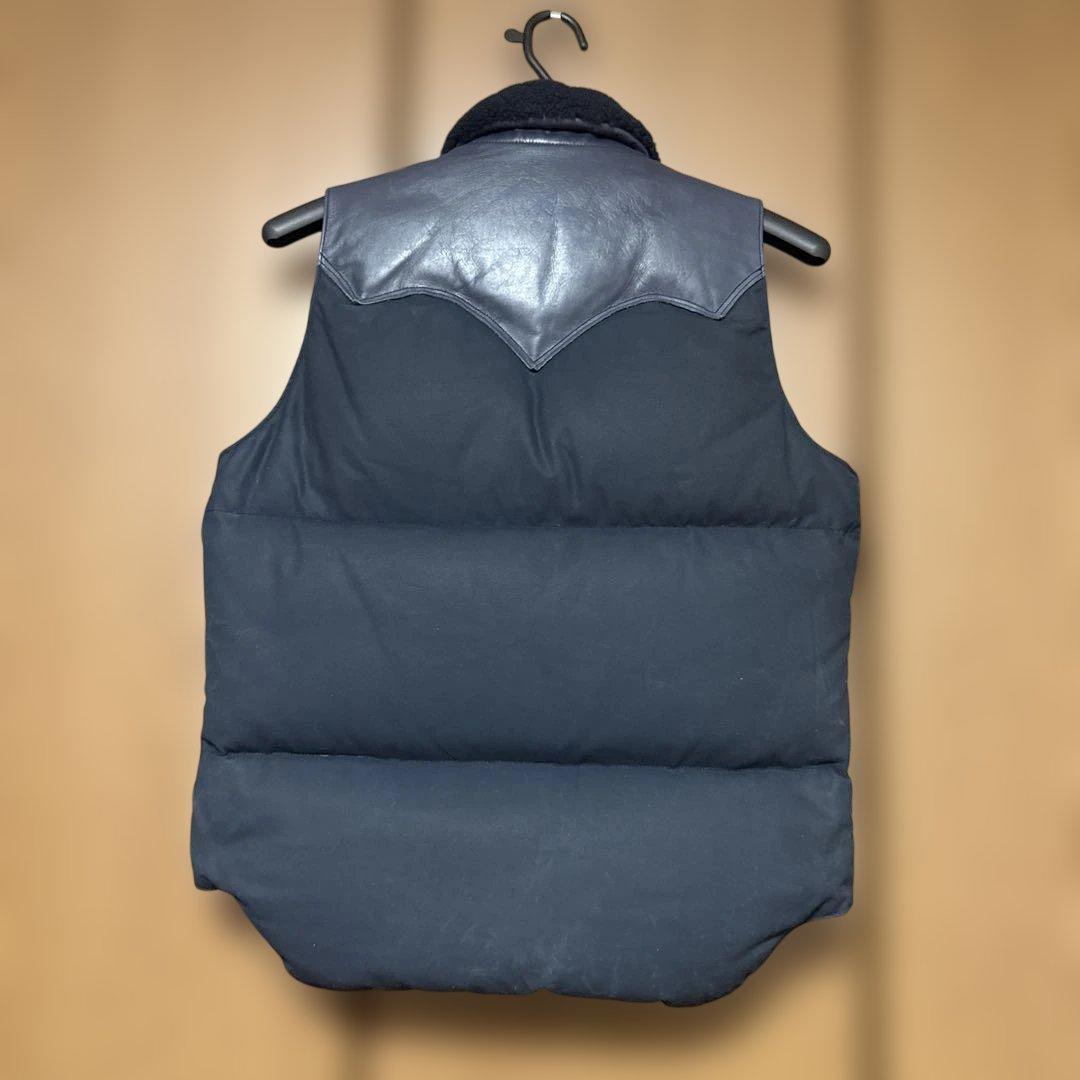 h*0様 ロッキーマウンテン　フェザーベッド レザーヨークダウンベスト ムートン