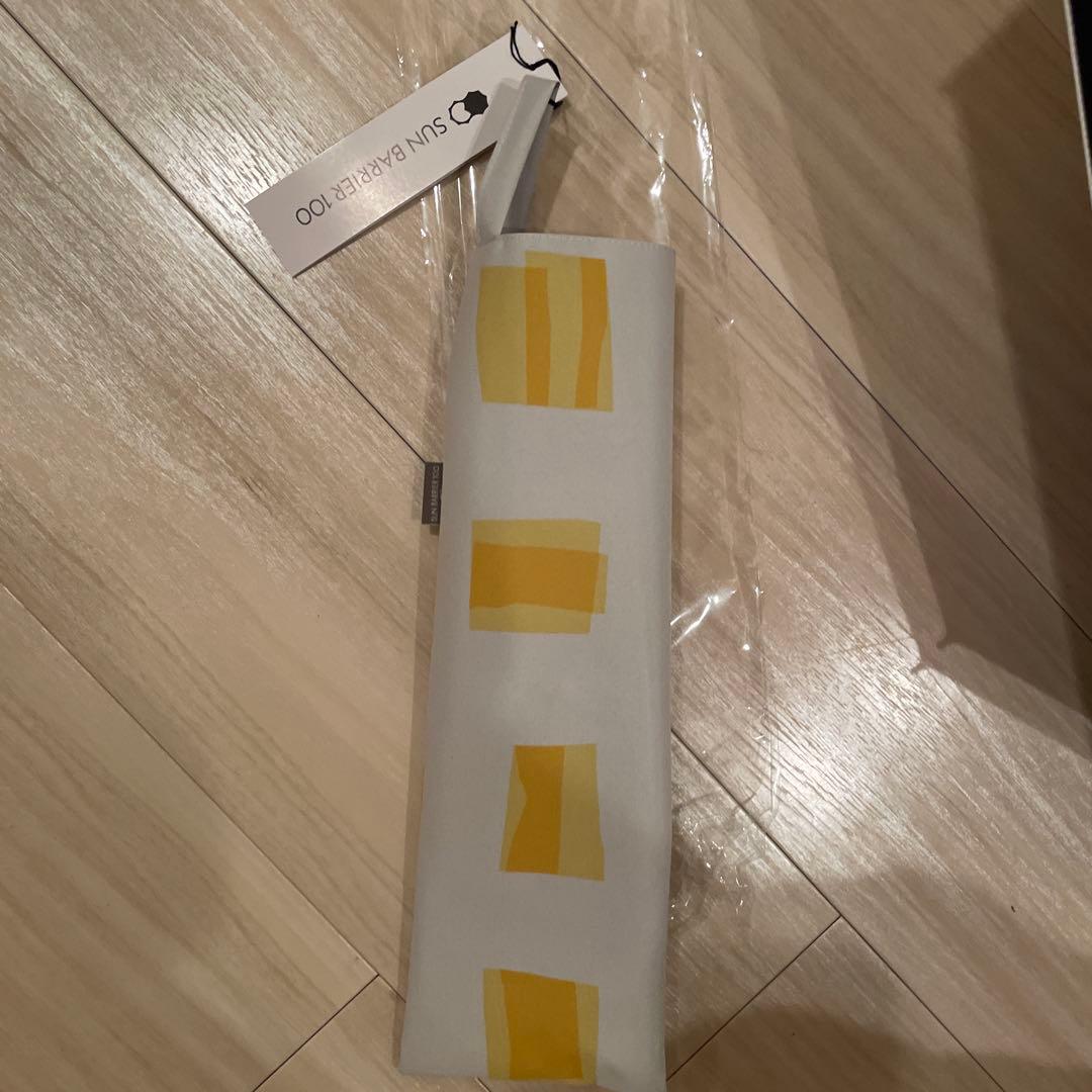 ❤️サンパリア100 遮光率100%人気のキューブ イエロー 2段折り まがり手元