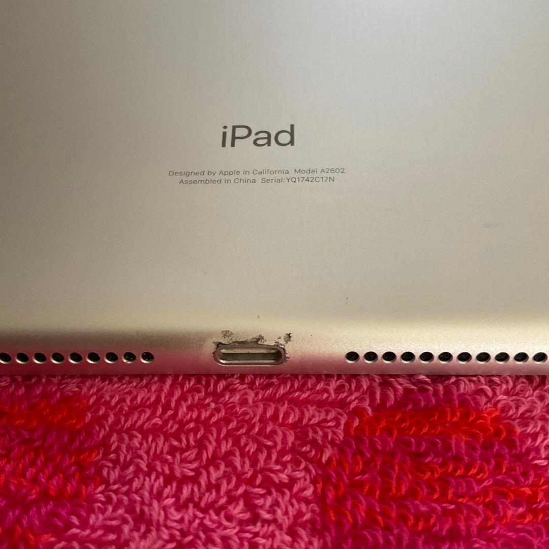 iPad 第9世代 シルバー ケース付き