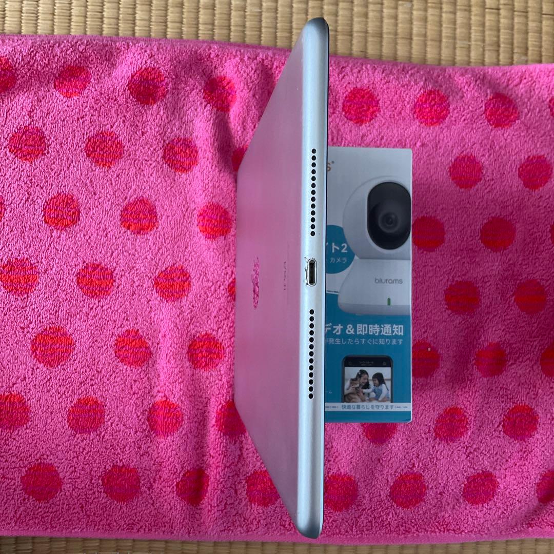 iPad 第9世代 シルバー ケース付き