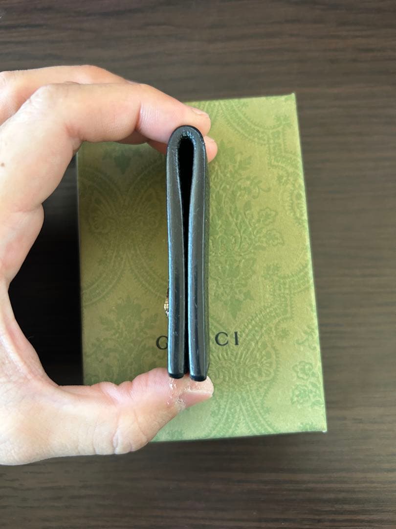 GUCCI ブラック マネークリップ 蜂モチーフ