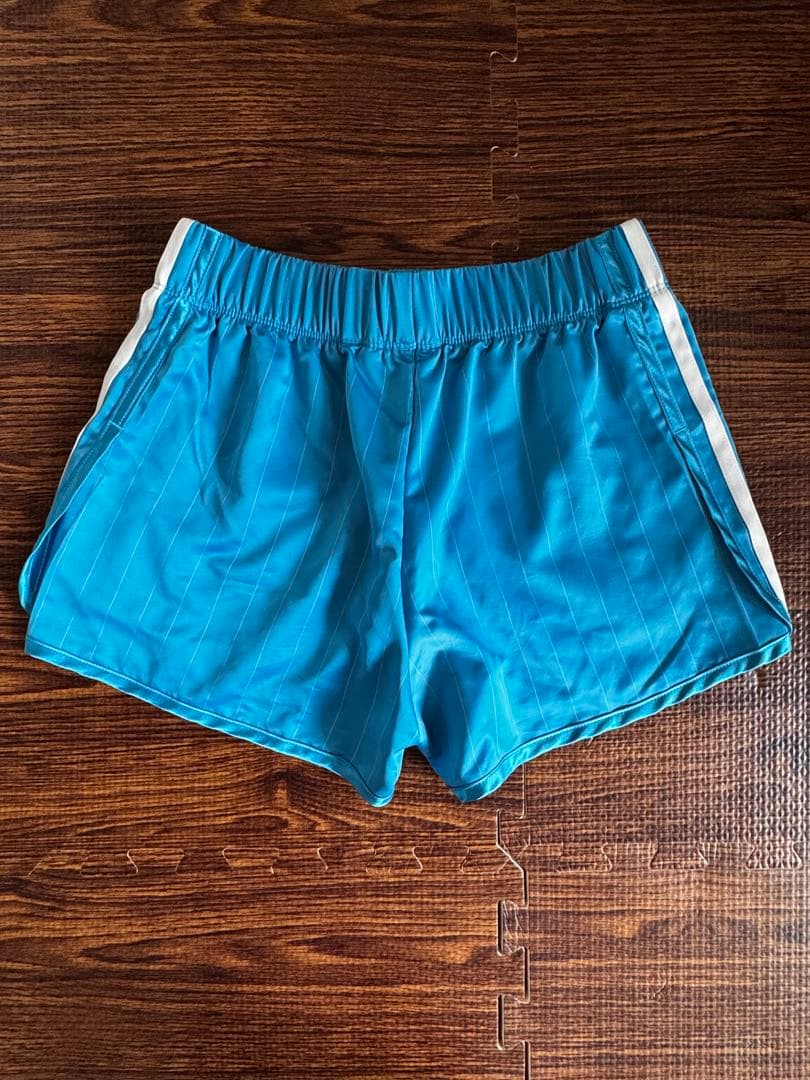 adidas × sporty rich ショートパンツ