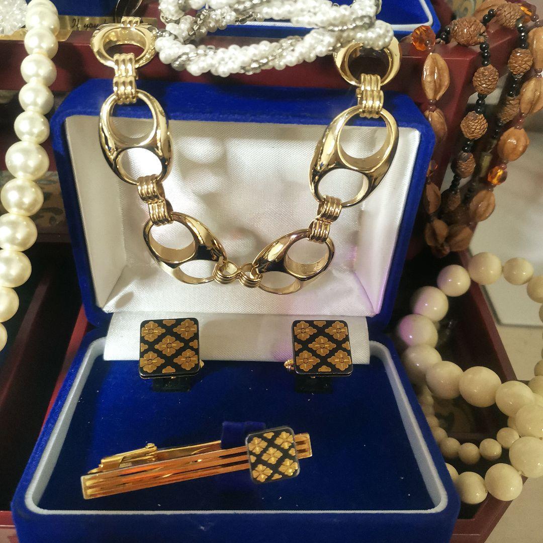 【秘密のうなぎ】遺品整理 大量アクセ 刻印 指輪 金色 喜平 ブローチ