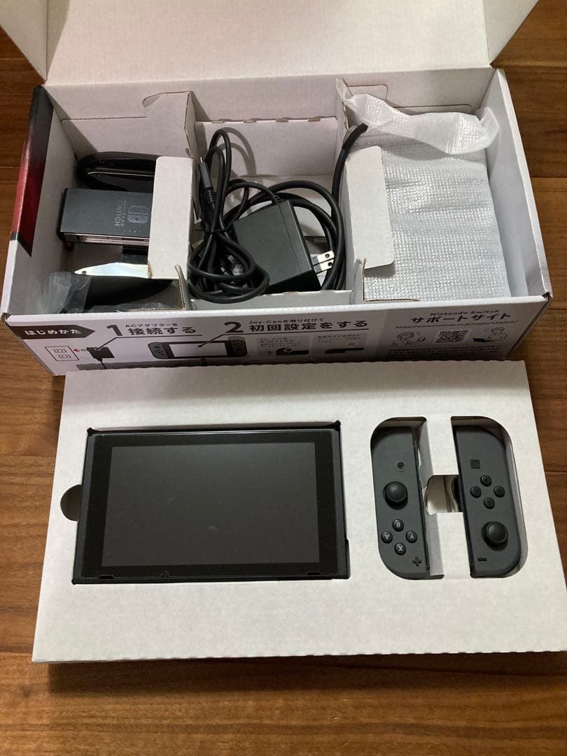 美品！Nintendo Switch グレー　本体　動作確認済　ハードケース付き