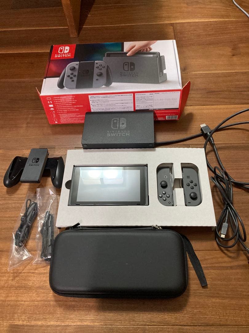 美品！Nintendo Switch グレー　本体　動作確認済　ハードケース付き