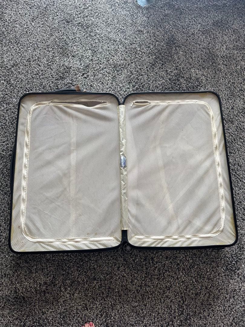 リモワ　エアーサルサ　パープル 難あり の為値下げ交渉あれば頑張ります！