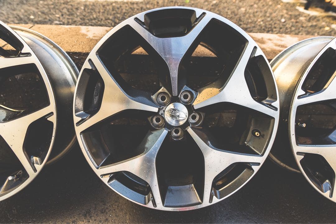 スバル SJフォレスター 純正 18インチ 7J +48 100 5H 4本