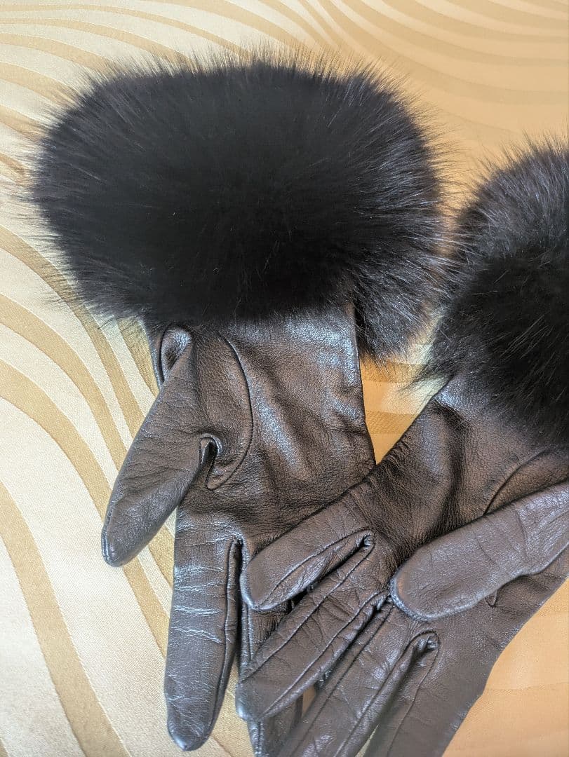 GUCCIファー付きレザー手袋