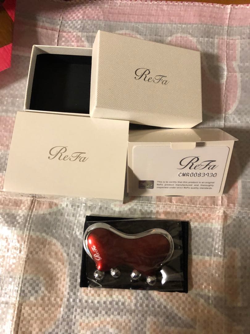 ReFa レッド 美顔ローラー 専用ケース付き