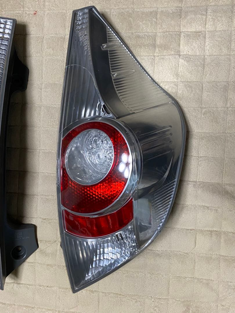 @新春特価@ アクア　テールレンズ左右