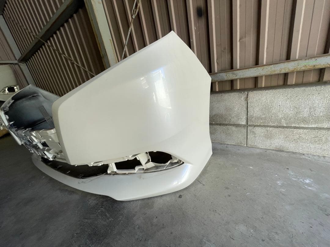 【最終値下げ中】トヨタ　80系前期エスクァイア　純正フロントバンパー