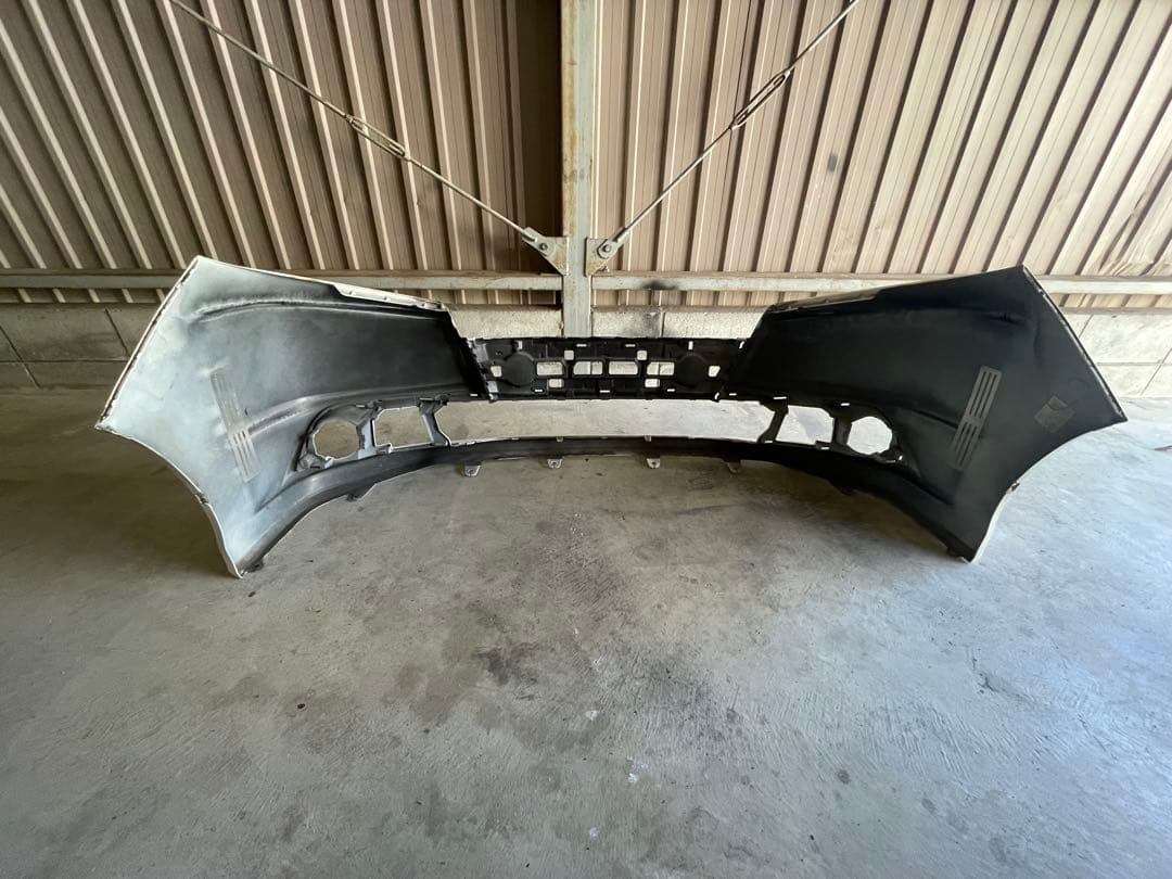 【最終値下げ中】トヨタ　80系前期エスクァイア　純正フロントバンパー