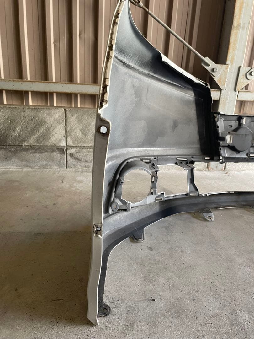 【最終値下げ中】トヨタ　80系前期エスクァイア　純正フロントバンパー