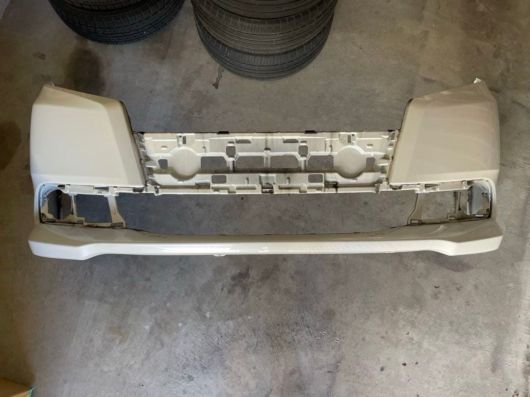 【最終値下げ中】トヨタ　80系前期エスクァイア　純正フロントバンパー
