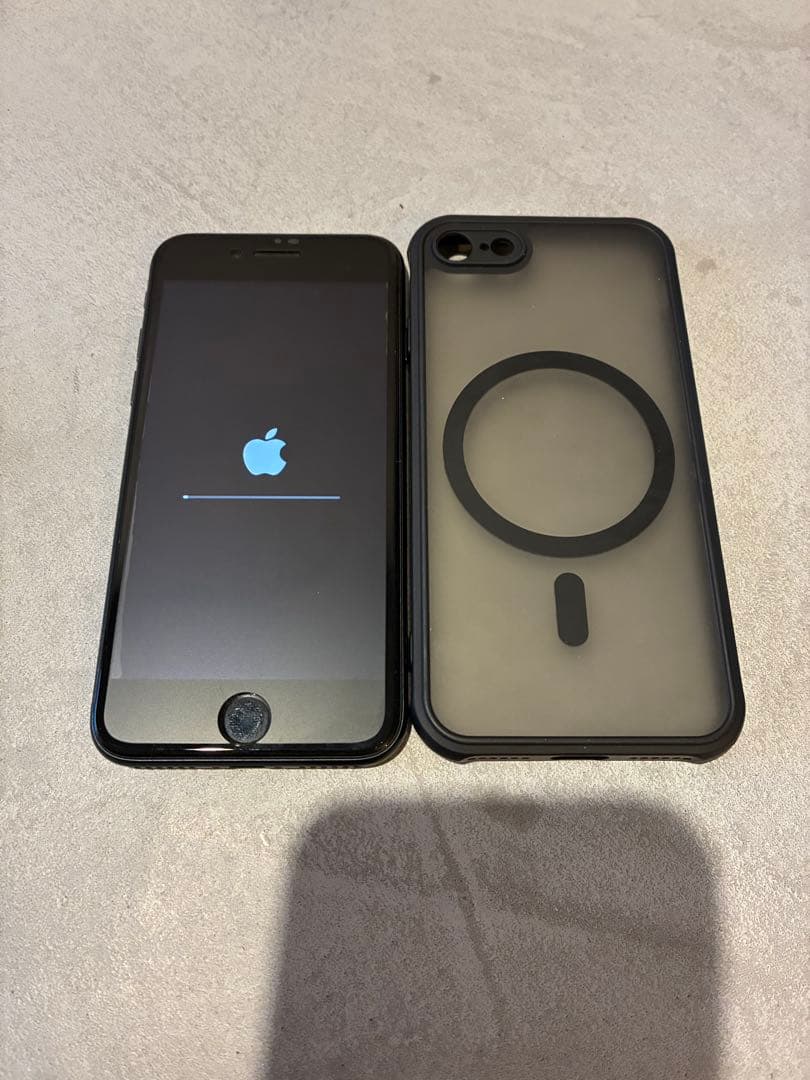 i*5様 Apple iPhoneSE 3 64GB本体