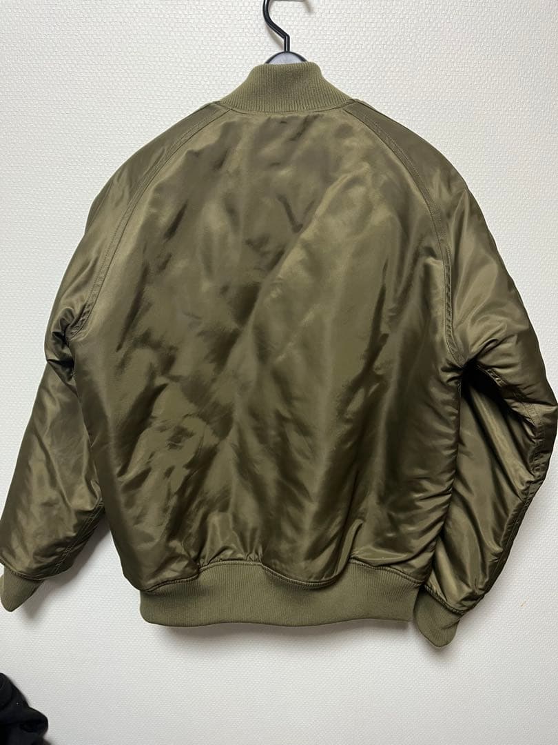 adidas MA-1ジャケット M オリーブ　カーキ　裏地キルティング