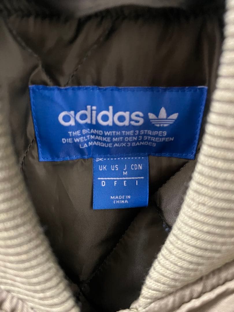 adidas MA-1ジャケット M オリーブ　カーキ　裏地キルティング