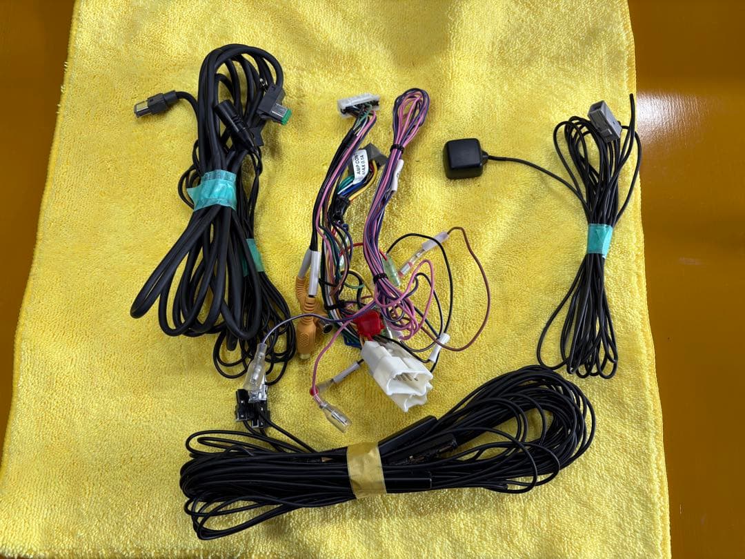 Panasonic ストラーダ　CN-F1D9VD カーナビ 本体と配線一式