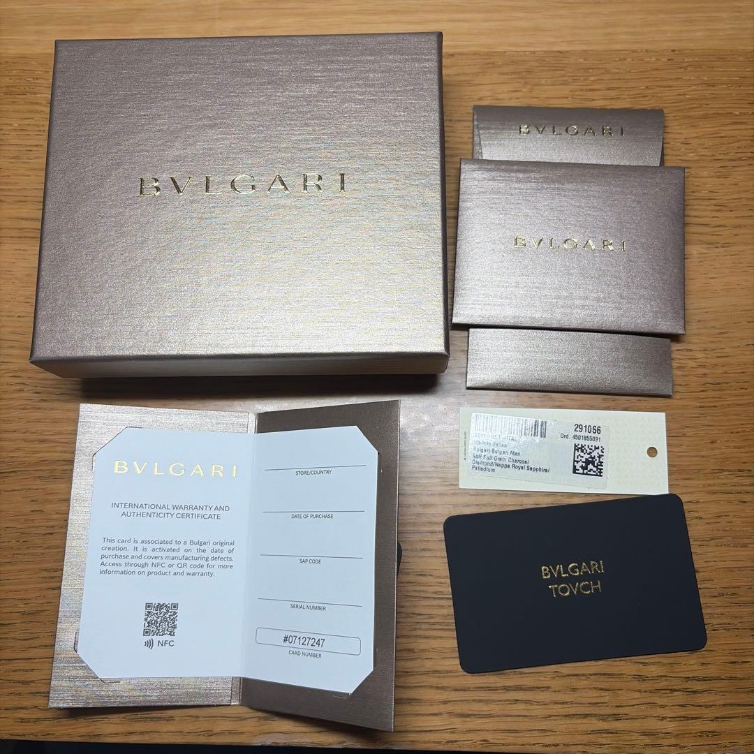 ⭐️ 新型 極美品 ブルガリ ブルガリマン 二つ折り財布 ダーク グレー 鑑定済