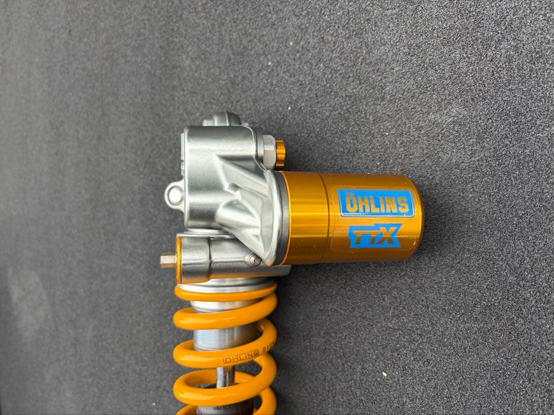 k*u様 YZF-R1/R1M. 2015- オーリンズ TTX サスペンション