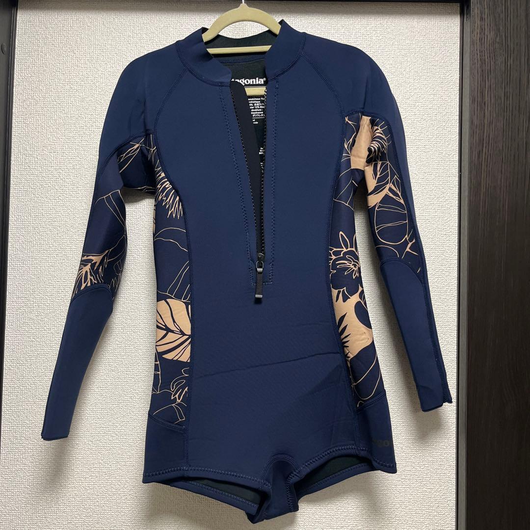 ☆ばんびさん専用☆Patagonia ウェットスーツ 8 ネイビー 花柄