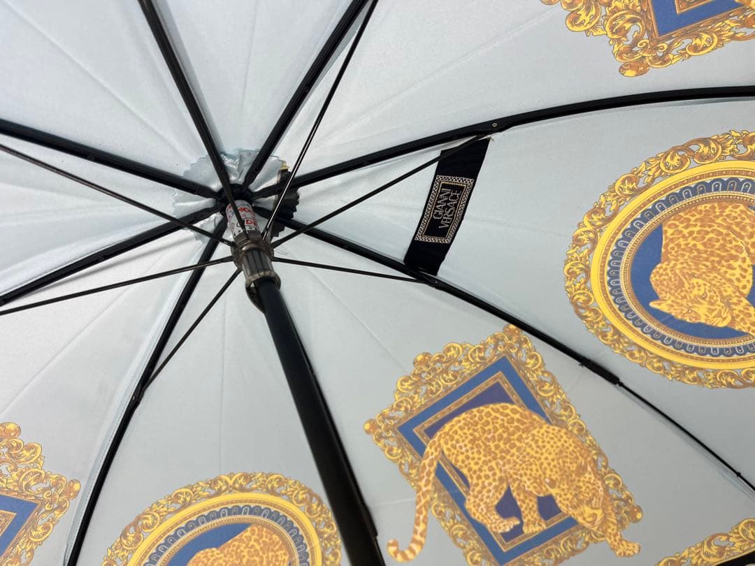 未使用　ジャンニベルサーチ 豹柄 折りたたみ傘 Gianni Versace