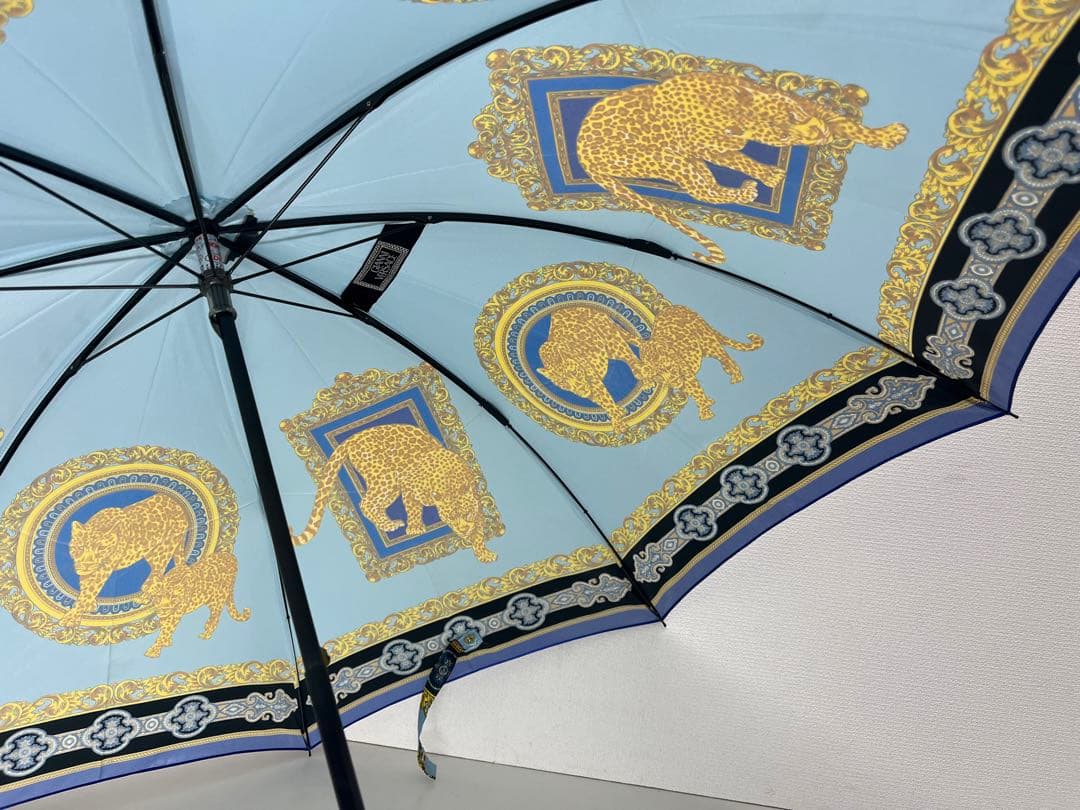 未使用　ジャンニベルサーチ 豹柄 折りたたみ傘 Gianni Versace
