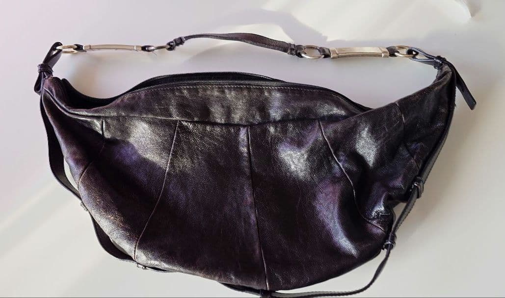 イヴ・サンローラン　リブゴーシュ モンバサ