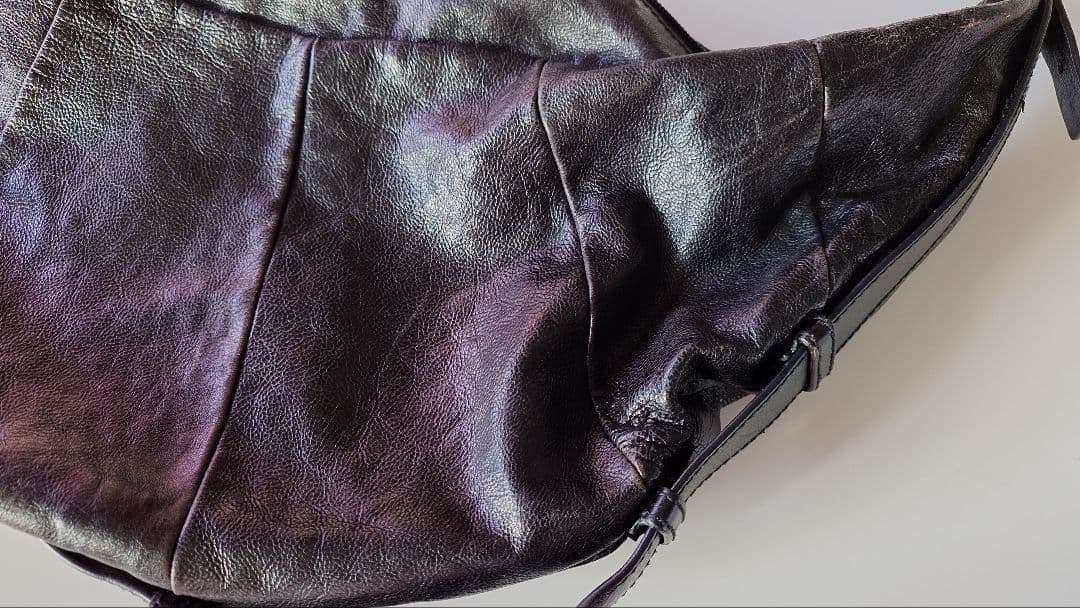 イヴ・サンローラン　リブゴーシュ モンバサ