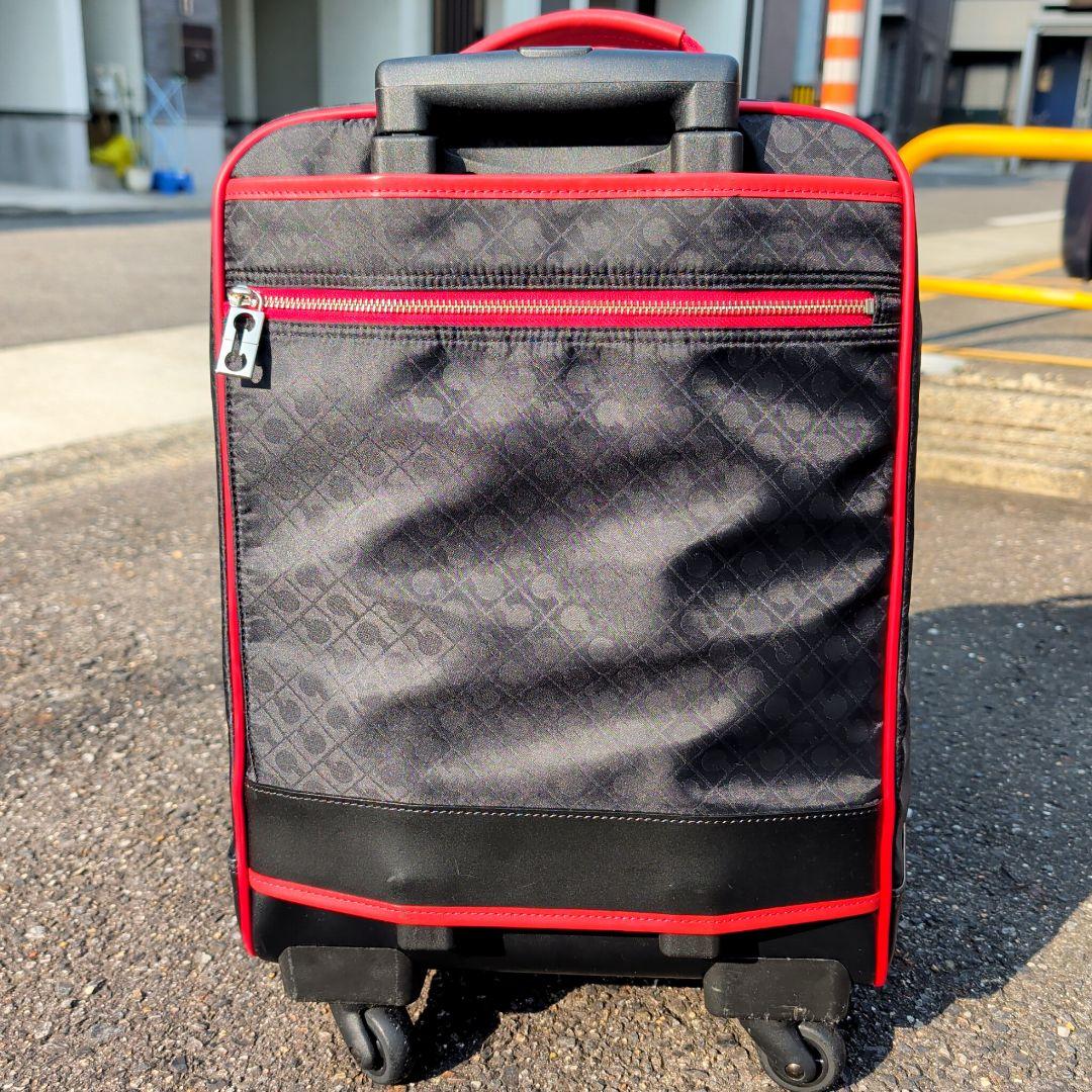 ゲラルディーニ 4輪 キャリーケース 総柄 ソフティ 機内持込可 ブラック